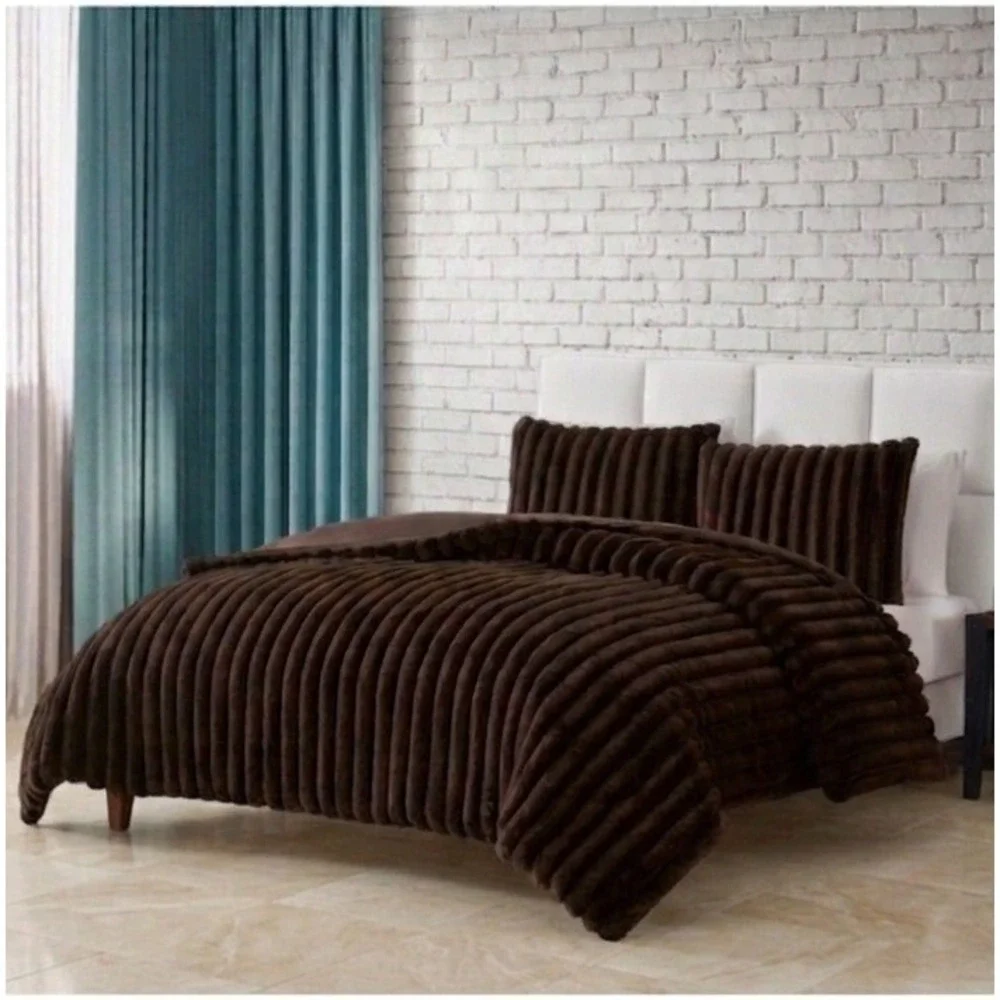 Hallmart Collectibles Queen Faux Fur Comforter Set 3 Piece Dark Brown Ribbed NEW
